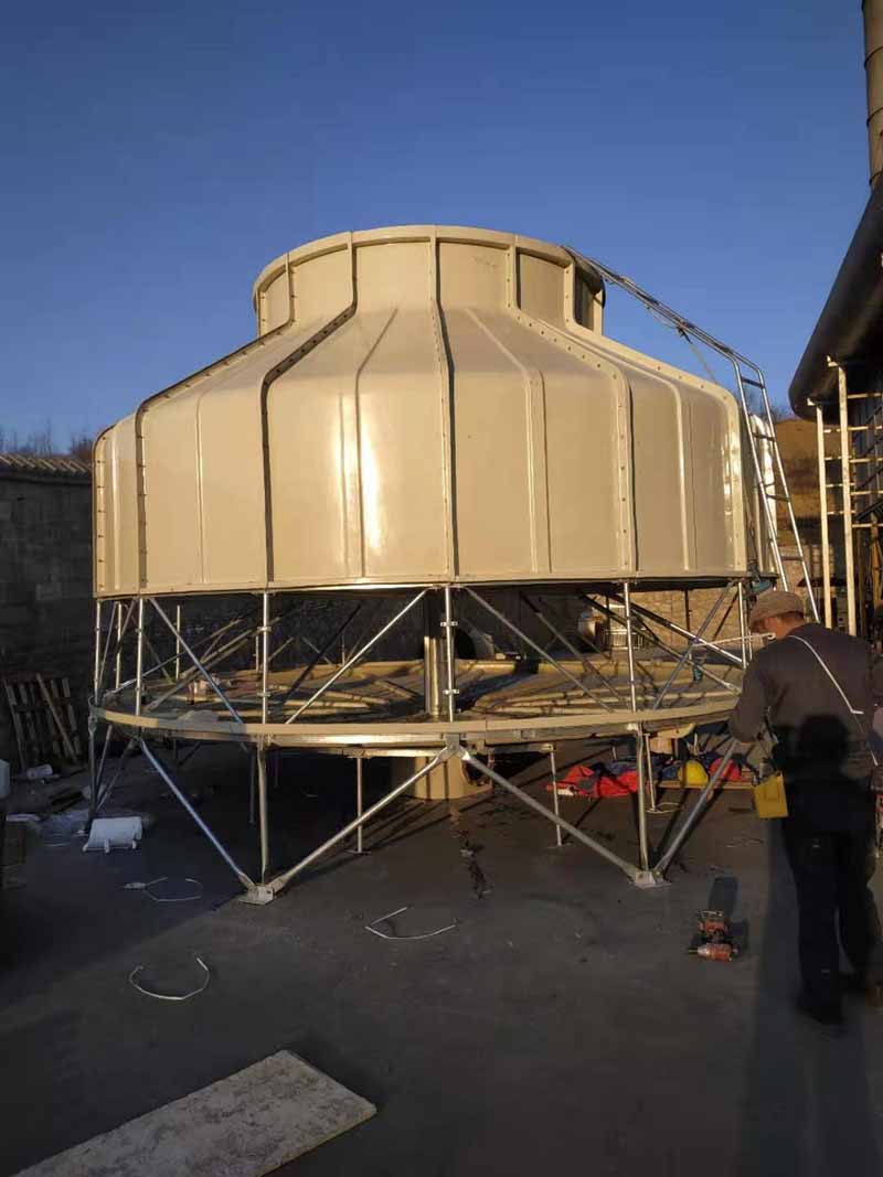 贵州l六盘水圆形500T冷却塔安装现场