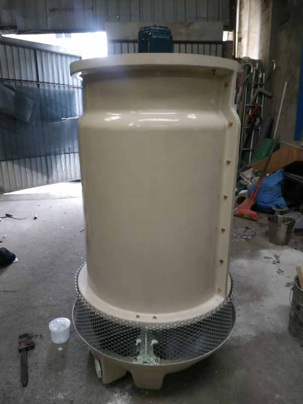 自贡新都区斑竹园10T冷却塔配套注塑机