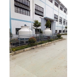 贵州遵义2台60吨圆形逆流塔施工现场