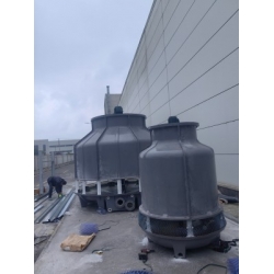 大型玻璃钢冷却塔