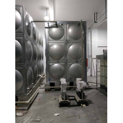 龙泉2台不锈钢水箱安装现场使用单位：美尔则道德阳科技有限公司