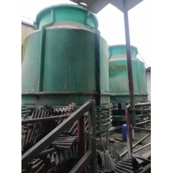 自贡龙泉经济技术开发区2台80T冷却塔维修现场